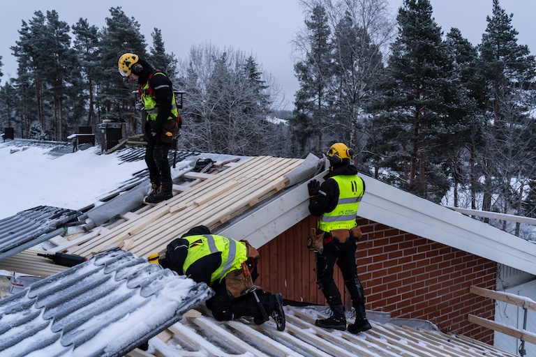 Katto vuotaa talvella