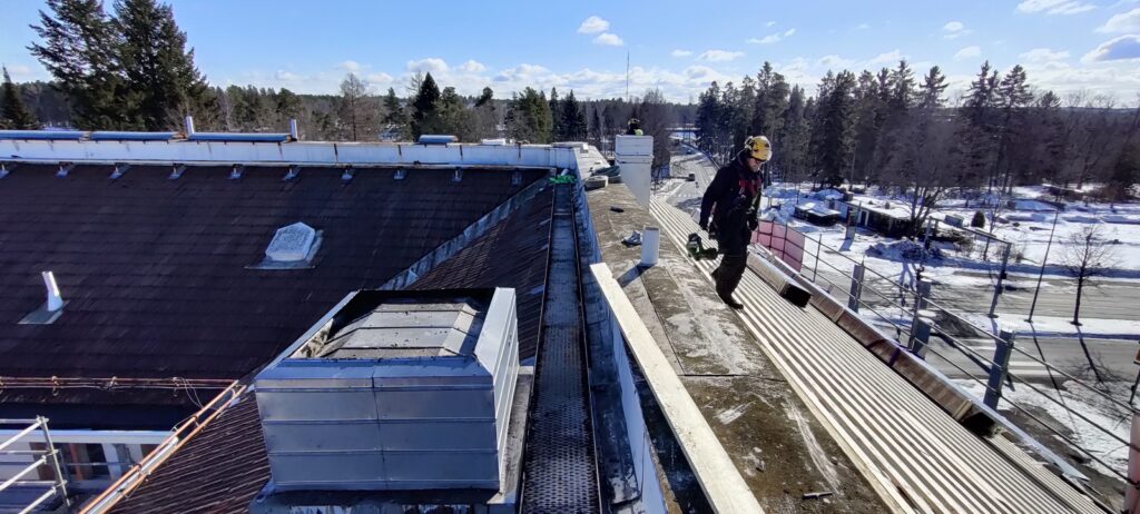 Taloyhtiön kattoremontti